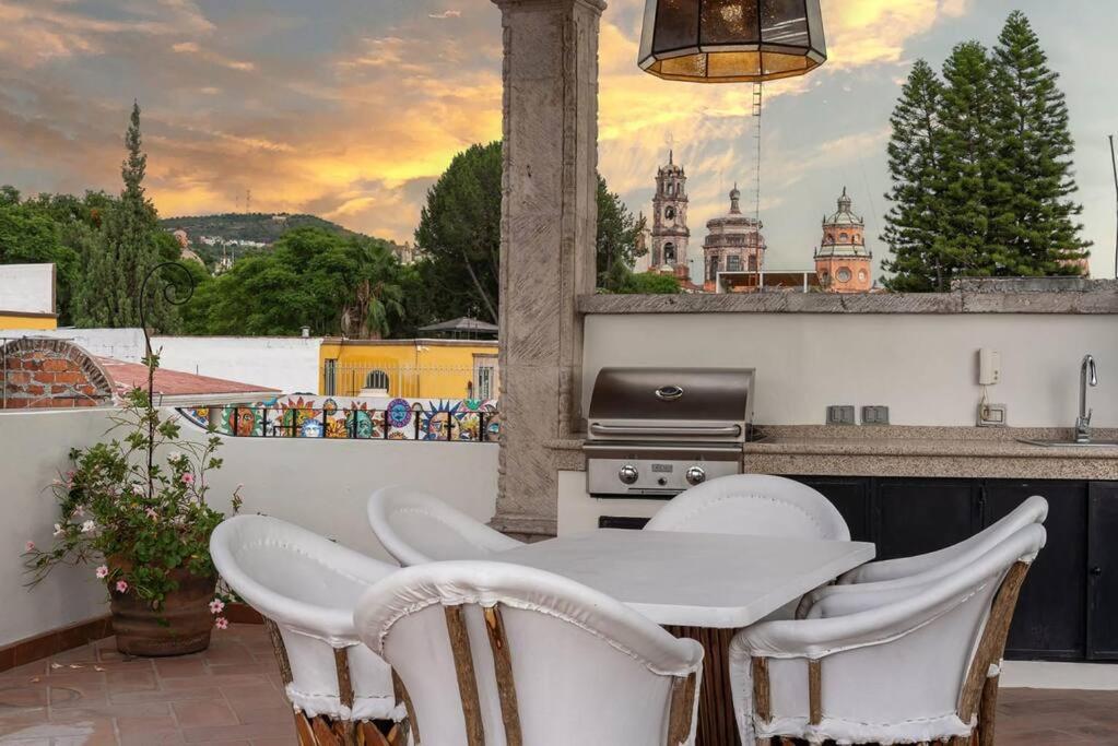 Elegant 3Br Home With Rooftop & Grill In Centro San Miguel ซานมิเกล เด อาเญนเด ภายนอก รูปภาพ