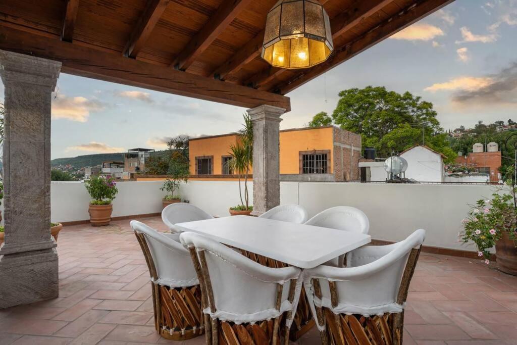 Elegant 3Br Home With Rooftop & Grill In Centro San Miguel ซานมิเกล เด อาเญนเด ภายนอก รูปภาพ